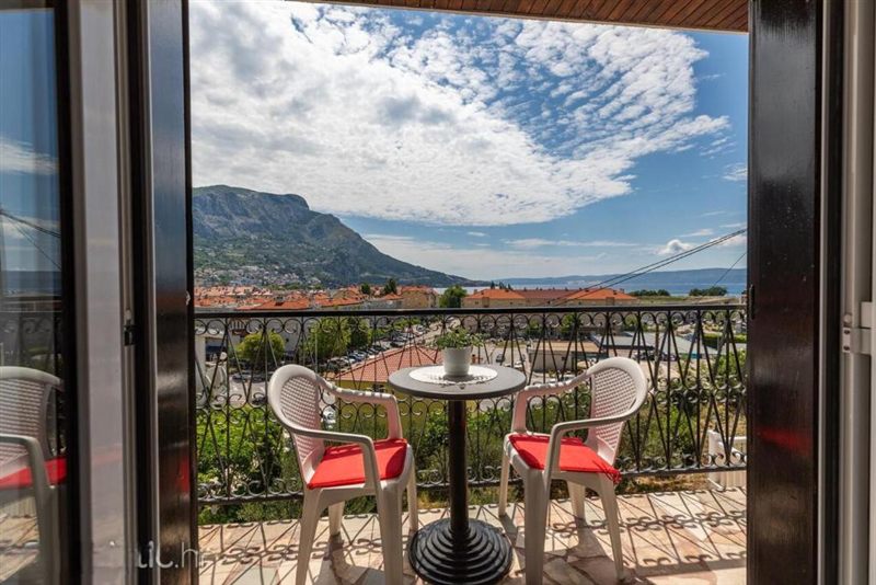 Sea & River Escape Omiš — apartmanski web koncept